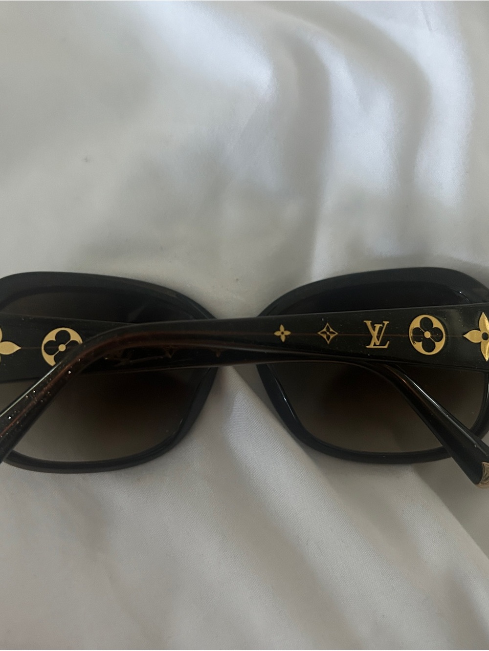 Louis Vuitton Black Oversized Gradient Sunglasses - Picture 2 of 8